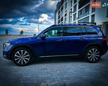 Синий Мерседес GLB-Class, объемом двигателя 1.99 л и пробегом 50 тыс. км за 26900 $, фото 4 на Automoto.ua