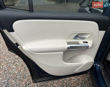 Синій Мерседес GLB-Class, об'ємом двигуна 1.99 л та пробігом 98 тис. км за 27000 $, фото 48 на Automoto.ua