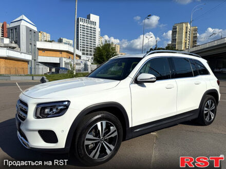 Мерседес GLB 2022 в Киеве на Automoto.ua Белый Мерседес GLB, объемом двигателя 2 л и пробегом 43 тыс. км за 38500 $, фото 1 на Automoto.ua