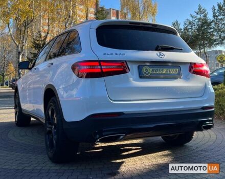 Белый Мерседес GLC 300, объемом двигателя 2 л и пробегом 182 тыс. км за 23600 $, фото 4 на Automoto.ua