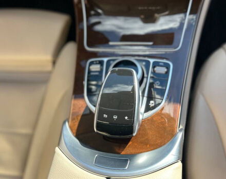 Серый Мерседес GLC 300, объемом двигателя 2 л и пробегом 155 тыс. км за 20800 $, фото 12 на Automoto.ua