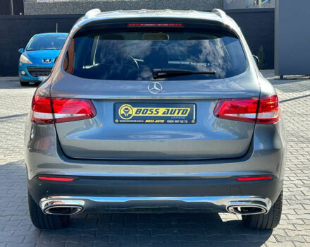 Серый Мерседес GLC 300, объемом двигателя 2 л и пробегом 155 тыс. км за 20800 $, фото 4 на Automoto.ua