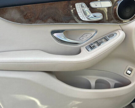 Серый Мерседес GLC 300, объемом двигателя 2 л и пробегом 155 тыс. км за 20800 $, фото 7 на Automoto.ua