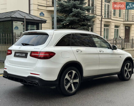 Белый Мерседес ГЛЦ-Класс, объемом двигателя 1.99 л и пробегом 120 тыс. км за 29900 $, фото 10 на Automoto.ua