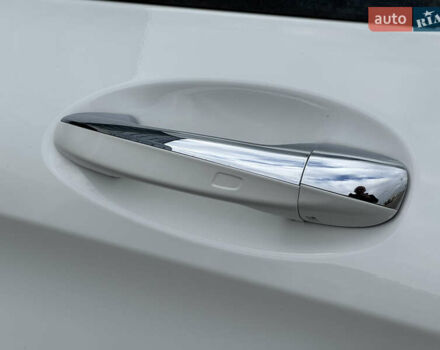 Мерседес ГЛЦ-Класс 2016 в Киеве на Automoto.ua Белый Мерседес ГЛЦ-Класс, объемом двигателя 3 л и пробегом 122 тыс. км за 29500 $, фото 15 на Automoto.ua