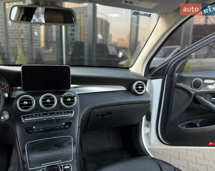 Белый Мерседес ГЛЦ-Класс, объемом двигателя 1.99 л и пробегом 262 тыс. км за 18000 $, фото 23 на Automoto.ua