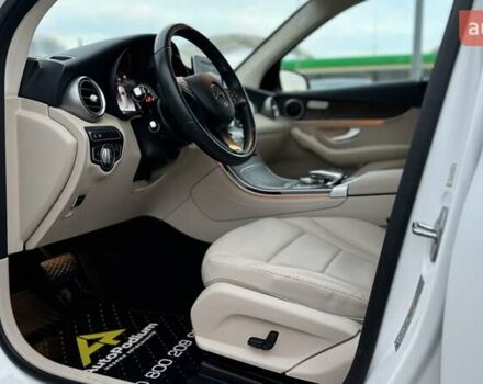 Мерседес ГЛЦ-Класс 2017 в Киеве на Automoto.ua Белый Мерседес ГЛЦ-Класс, объемом двигателя 2.14 л и пробегом 57 тыс. км за 36999 $, фото 14 на Automoto.ua