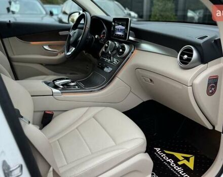Мерседес ГЛЦ-Класс 2017 в Киеве на Automoto.ua Белый Мерседес ГЛЦ-Класс, объемом двигателя 2.14 л и пробегом 57 тыс. км за 36999 $, фото 19 на Automoto.ua