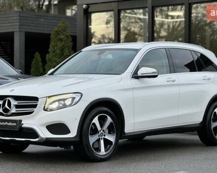 Мерседес ГЛЦ-Класс 2017 в Киеве на Automoto.ua Белый Мерседес ГЛЦ-Класс, объемом двигателя 2.14 л и пробегом 57 тыс. км за 36999 $, фото 2 на Automoto.ua