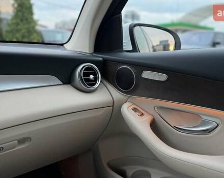 Мерседес ГЛЦ-Класс 2017 в Киеве на Automoto.ua Белый Мерседес ГЛЦ-Класс, объемом двигателя 2.14 л и пробегом 57 тыс. км за 36999 $, фото 25 на Automoto.ua