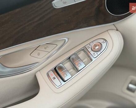 Мерседес ГЛЦ-Класс 2017 в Киеве на Automoto.ua Белый Мерседес ГЛЦ-Класс, объемом двигателя 2.14 л и пробегом 57 тыс. км за 36999 $, фото 12 на Automoto.ua