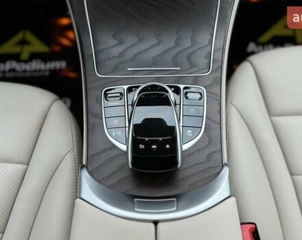 Мерседес ГЛЦ-Класс 2017 в Киеве на Automoto.ua Белый Мерседес ГЛЦ-Класс, объемом двигателя 2.14 л и пробегом 57 тыс. км за 36999 $, фото 24 на Automoto.ua