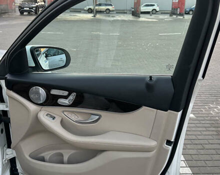 Белый Мерседес ГЛЦ-Класс, объемом двигателя 1.99 л и пробегом 142 тыс. км за 29000 $, фото 11 на Automoto.ua