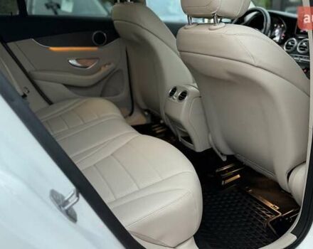 Мерседес ГЛЦ-Класс 2017 в Киеве на Automoto.ua Белый Мерседес ГЛЦ-Класс, объемом двигателя 2.14 л и пробегом 57 тыс. км за 36999 $, фото 18 на Automoto.ua