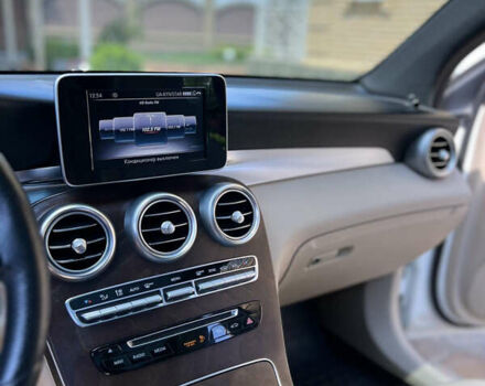 Белый Мерседес ГЛЦ-Класс, объемом двигателя 2 л и пробегом 115 тыс. км за 32500 $, фото 24 на Automoto.ua