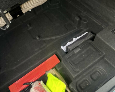 Белый Мерседес ГЛЦ-Класс, объемом двигателя 2 л и пробегом 115 тыс. км за 32500 $, фото 4 на Automoto.ua