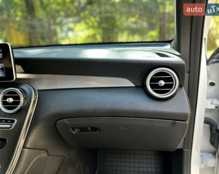 Білий Мерседес ГЛЦ-Клас, об'ємом двигуна 2 л та пробігом 182 тис. км за 22800 $, фото 98 на Automoto.ua