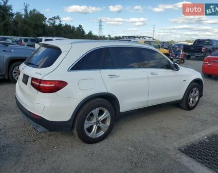 Белый Мерседес ГЛЦ-Класс, объемом двигателя 1.99 л и пробегом 97 тыс. км за 6000 $, фото 2 на Automoto.ua