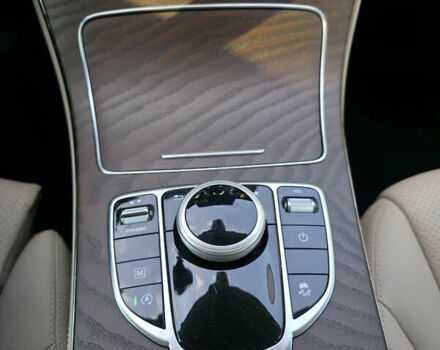 Мерседес ГЛЦ-Класс 2019 в Киеве на Automoto.ua Белый Мерседес ГЛЦ-Класс, объемом двигателя 2 л и пробегом 66 тыс. км за 29700 $, фото 19 на Automoto.ua