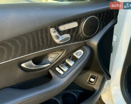 Белый Мерседес ГЛЦ-Класс, объемом двигателя 1.99 л и пробегом 42 тыс. км за 30200 $, фото 58 на Automoto.ua