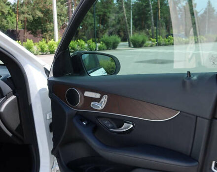 Белый Мерседес ГЛЦ-Класс, объемом двигателя 1.99 л и пробегом 79 тыс. км за 32500 $, фото 39 на Automoto.ua