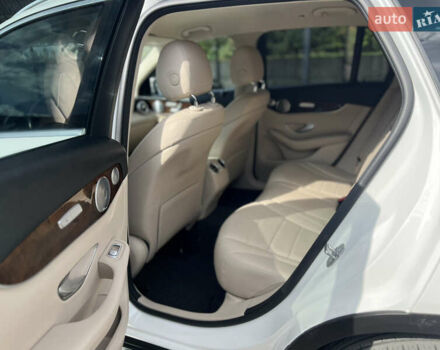 Белый Мерседес ГЛЦ-Класс, объемом двигателя 1.99 л и пробегом 115 тыс. км за 32800 $, фото 45 на Automoto.ua