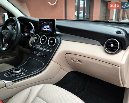 Белый Мерседес ГЛЦ-Класс, объемом двигателя 2 л и пробегом 135 тыс. км за 21600 $, фото 23 на Automoto.ua