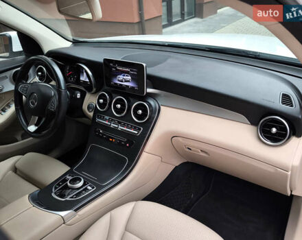 Белый Мерседес ГЛЦ-Класс, объемом двигателя 2 л и пробегом 135 тыс. км за 21600 $, фото 21 на Automoto.ua