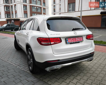Белый Мерседес ГЛЦ-Класс, объемом двигателя 2 л и пробегом 135 тыс. км за 21600 $, фото 1 на Automoto.ua