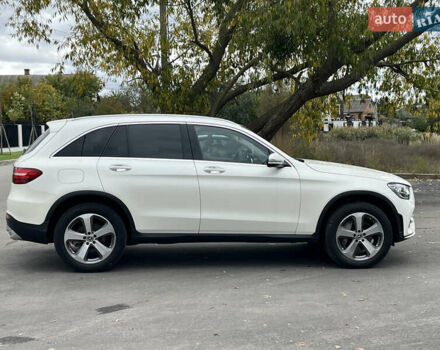 Білий Мерседес ГЛЦ-Клас, об'ємом двигуна 1.99 л та пробігом 67 тис. км за 29999 $, фото 2 на Automoto.ua