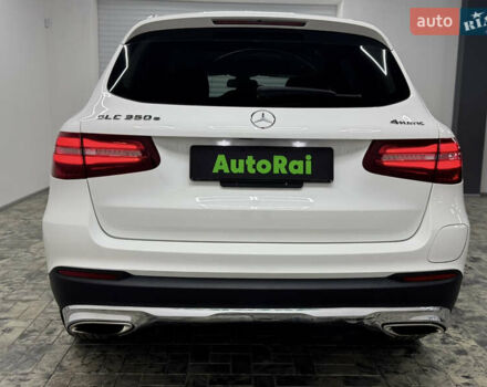 Белый Мерседес ГЛЦ-Класс, объемом двигателя 2 л и пробегом 124 тыс. км за 35900 $, фото 4 на Automoto.ua