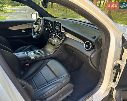 Белый Мерседес ГЛЦ-Класс, объемом двигателя 1.99 л и пробегом 81 тыс. км за 29000 $, фото 31 на Automoto.ua