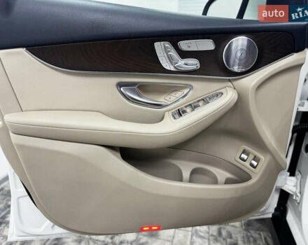 Белый Мерседес ГЛЦ-Класс, объемом двигателя 2 л и пробегом 124 тыс. км за 35900 $, фото 23 на Automoto.ua