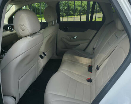 Мерседес ГЛЦ-Класс 2019 в Киеве на Automoto.ua Белый Мерседес ГЛЦ-Класс, объемом двигателя 2 л и пробегом 66 тыс. км за 29700 $, фото 26 на Automoto.ua