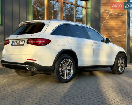 Белый Мерседес ГЛЦ-Класс, объемом двигателя 1.99 л и пробегом 42 тыс. км за 30200 $, фото 85 на Automoto.ua