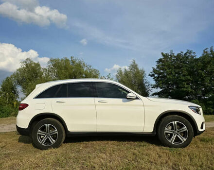 Мерседес ГЛЦ-Класс 2019 в Киеве на Automoto.ua Белый Мерседес ГЛЦ-Класс, объемом двигателя 2 л и пробегом 66 тыс. км за 29700 $, фото 10 на Automoto.ua