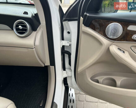 Белый Мерседес ГЛЦ-Класс, объемом двигателя 1.99 л и пробегом 115 тыс. км за 32800 $, фото 40 на Automoto.ua