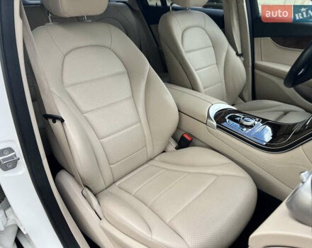 Белый Мерседес ГЛЦ-Класс, объемом двигателя 1.99 л и пробегом 115 тыс. км за 32800 $, фото 53 на Automoto.ua