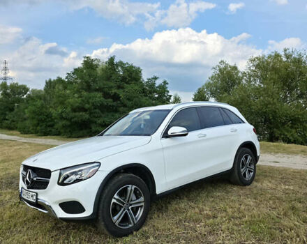 Мерседес ГЛЦ-Класс 2019 в Киеве на Automoto.ua Белый Мерседес ГЛЦ-Класс, объемом двигателя 2 л и пробегом 66 тыс. км за 29700 $, фото 2 на Automoto.ua