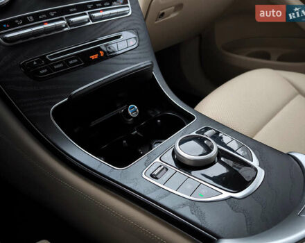 Белый Мерседес ГЛЦ-Класс, объемом двигателя 2 л и пробегом 135 тыс. км за 21600 $, фото 42 на Automoto.ua