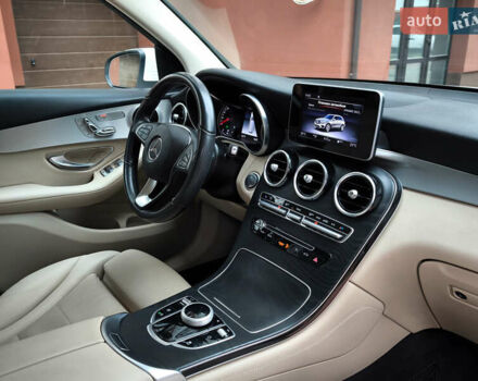 Белый Мерседес ГЛЦ-Класс, объемом двигателя 2 л и пробегом 135 тыс. км за 21600 $, фото 27 на Automoto.ua