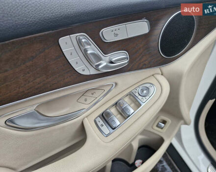 Белый Мерседес ГЛЦ-Класс, объемом двигателя 2 л и пробегом 70 тыс. км за 30900 $, фото 16 на Automoto.ua