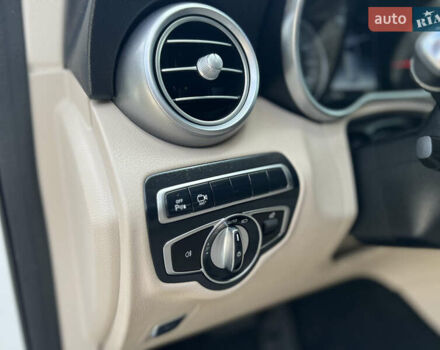 Белый Мерседес ГЛЦ-Класс, объемом двигателя 1.99 л и пробегом 115 тыс. км за 32800 $, фото 57 на Automoto.ua