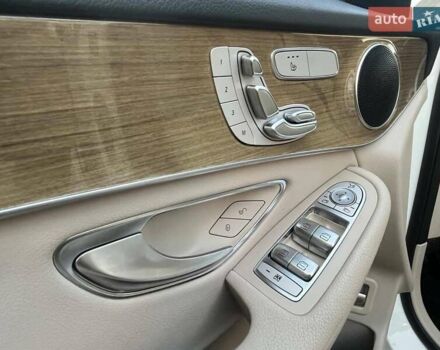 Мерседес ГЛЦ-Класс 2019 в Ужгороде на Automoto.ua Белый Мерседес ГЛЦ-Класс, объемом двигателя 1.99 л и пробегом 98 тыс. км за 32000 $, фото 5 на Automoto.ua