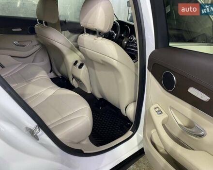 Белый Мерседес ГЛЦ-Класс, объемом двигателя 1.95 л и пробегом 83 тыс. км за 47800 $, фото 6 на Automoto.ua