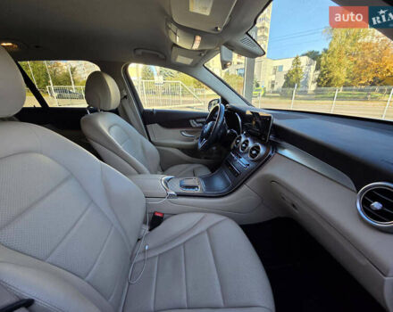 Белый Мерседес ГЛЦ-Класс, объемом двигателя 1.99 л и пробегом 65 тыс. км за 37900 $, фото 13 на Automoto.ua