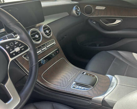 Мерседес ГЛЦ-Класс 2020 в Киеве на Automoto.ua Белый Мерседес ГЛЦ-Класс, объемом двигателя 2 л и пробегом 46 тыс. км за 42500 $, фото 6 на Automoto.ua