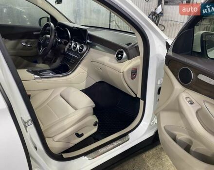 Белый Мерседес ГЛЦ-Класс, объемом двигателя 1.95 л и пробегом 83 тыс. км за 47800 $, фото 5 на Automoto.ua