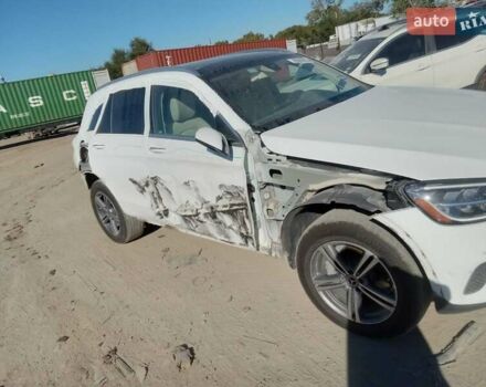 Белый Мерседес ГЛЦ-Класс, объемом двигателя 2 л и пробегом 106 тыс. км за 22000 $, фото 3 на Automoto.ua