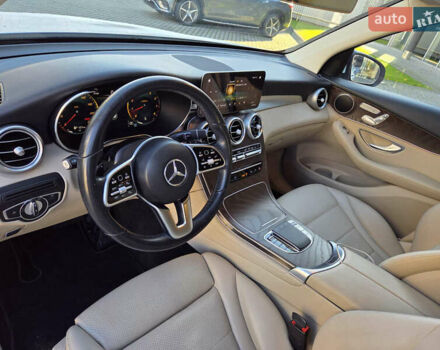 Белый Мерседес ГЛЦ-Класс, объемом двигателя 1.99 л и пробегом 65 тыс. км за 37900 $, фото 12 на Automoto.ua